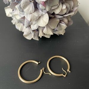 Solid 14k gold midi hoops